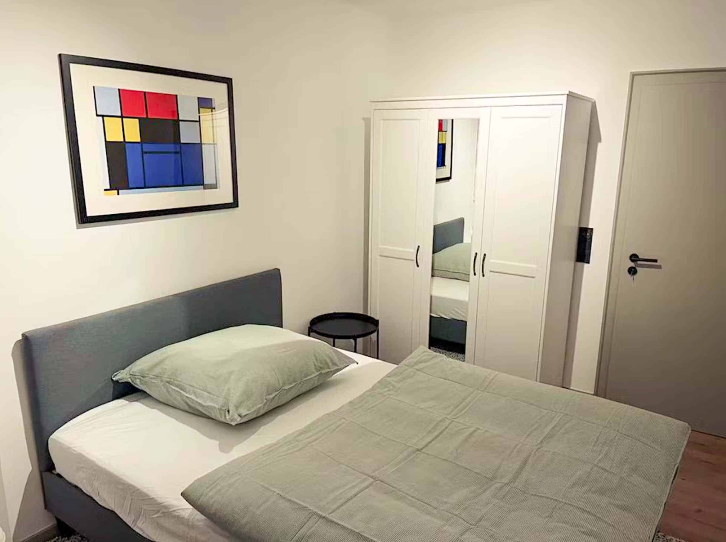 Private Room 1 - Bedroom?w=400&h=260&fit=crop&q=40&auto=format&trim=auto