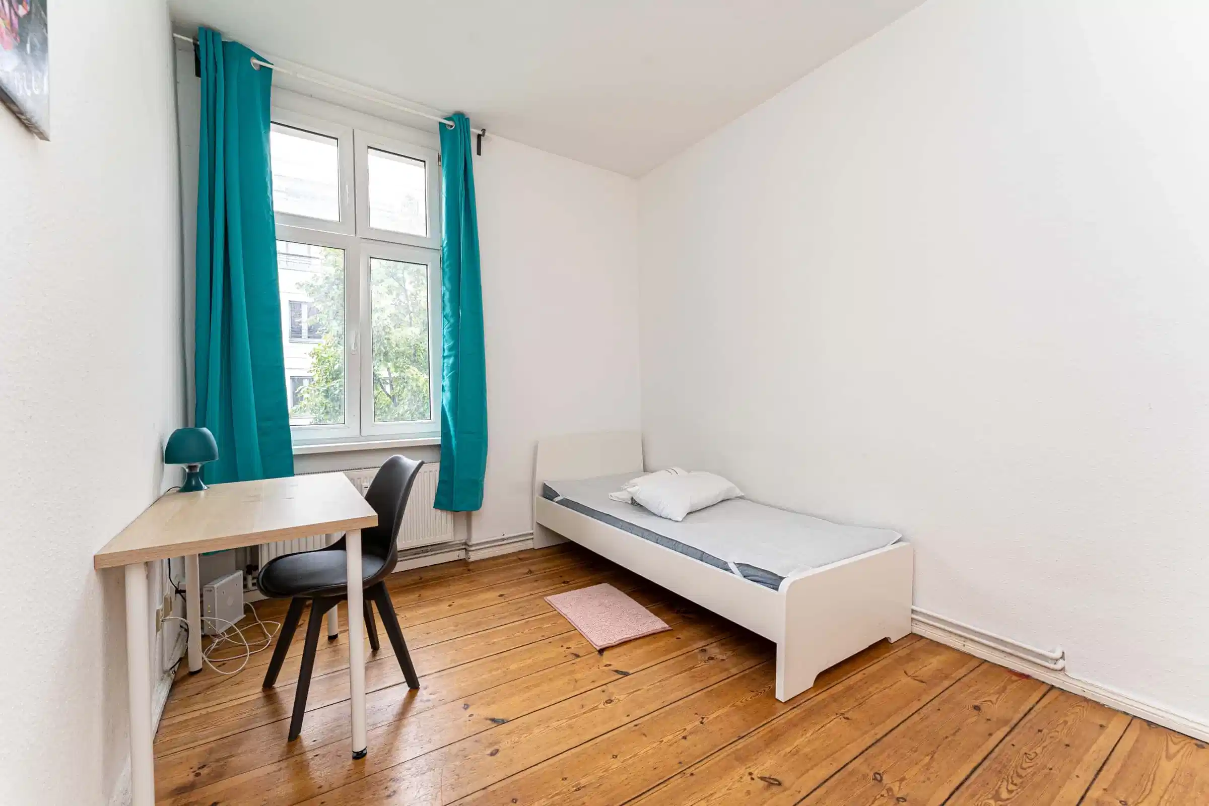 Boxhagener Straße, Berlin - Berlin, Germany - Room 3 - Bedroom