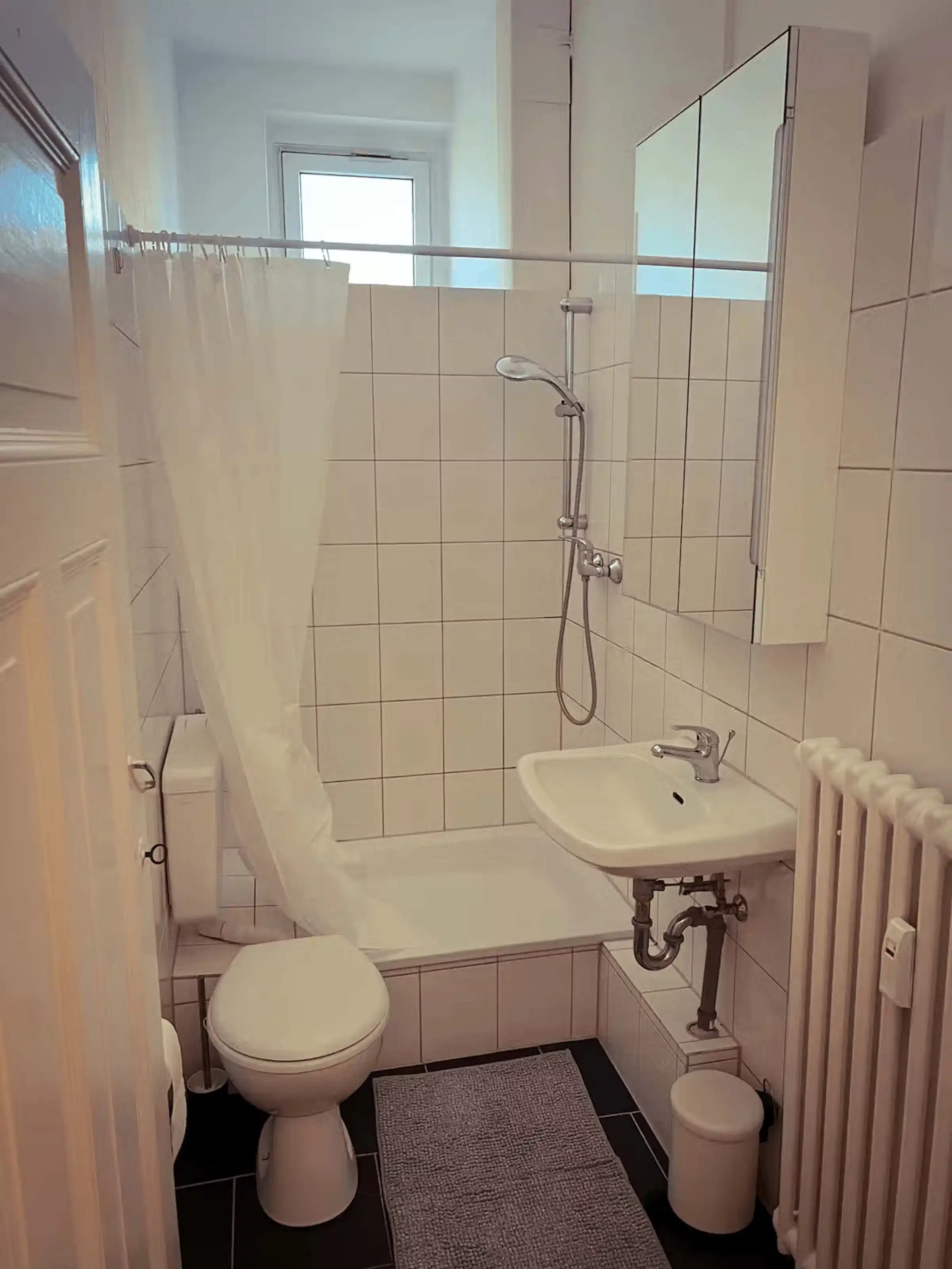 Private Room  - Kitchen?w=400&h=260&fit=crop&q=40&auto=format&trim=auto