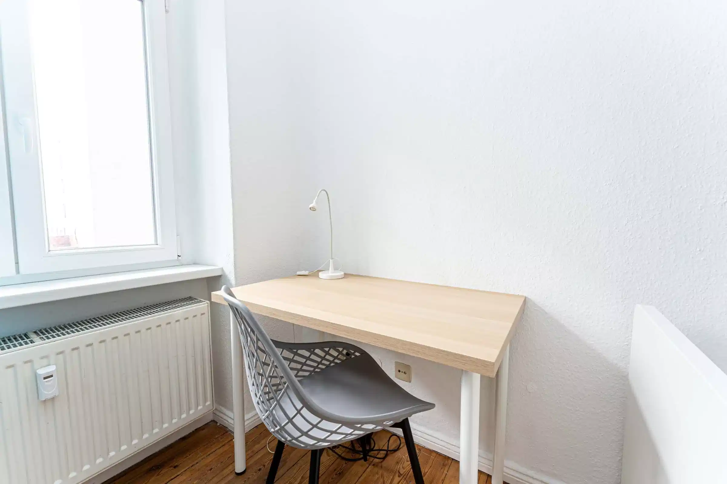 Room 3 - Bedroom?w=400&h=260&fit=crop&q=40&auto=format&trim=auto